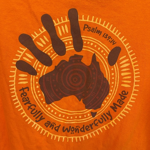 Zoomerang Graphic Tee Fearfully and Wonderfully Made - Picture 4 of 5